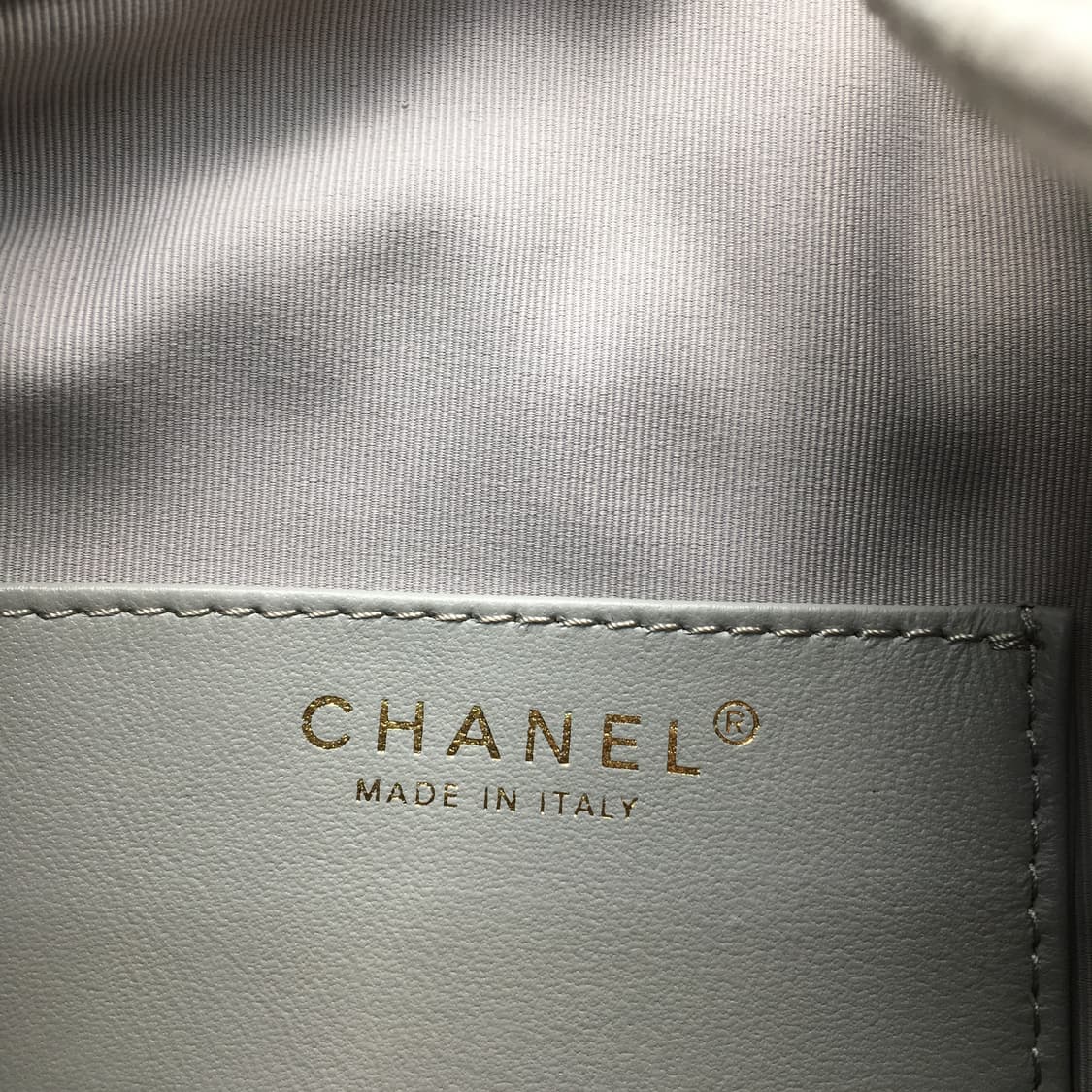 샤넬 25백 스웨이드 미듐 그레이 새상품 상품이미지7