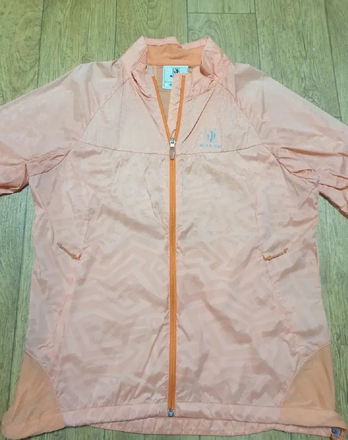 블랙야크 바람막이 100 사이즈입니다 상품이미지1