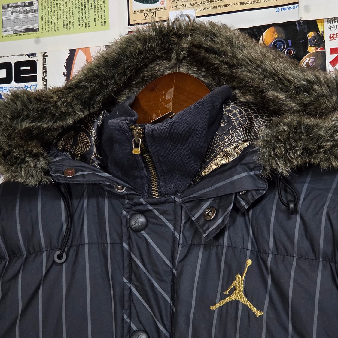 나이키 조던 스트라이프 퍼 후드 울프조 덕다운 패딩 상품이미지3