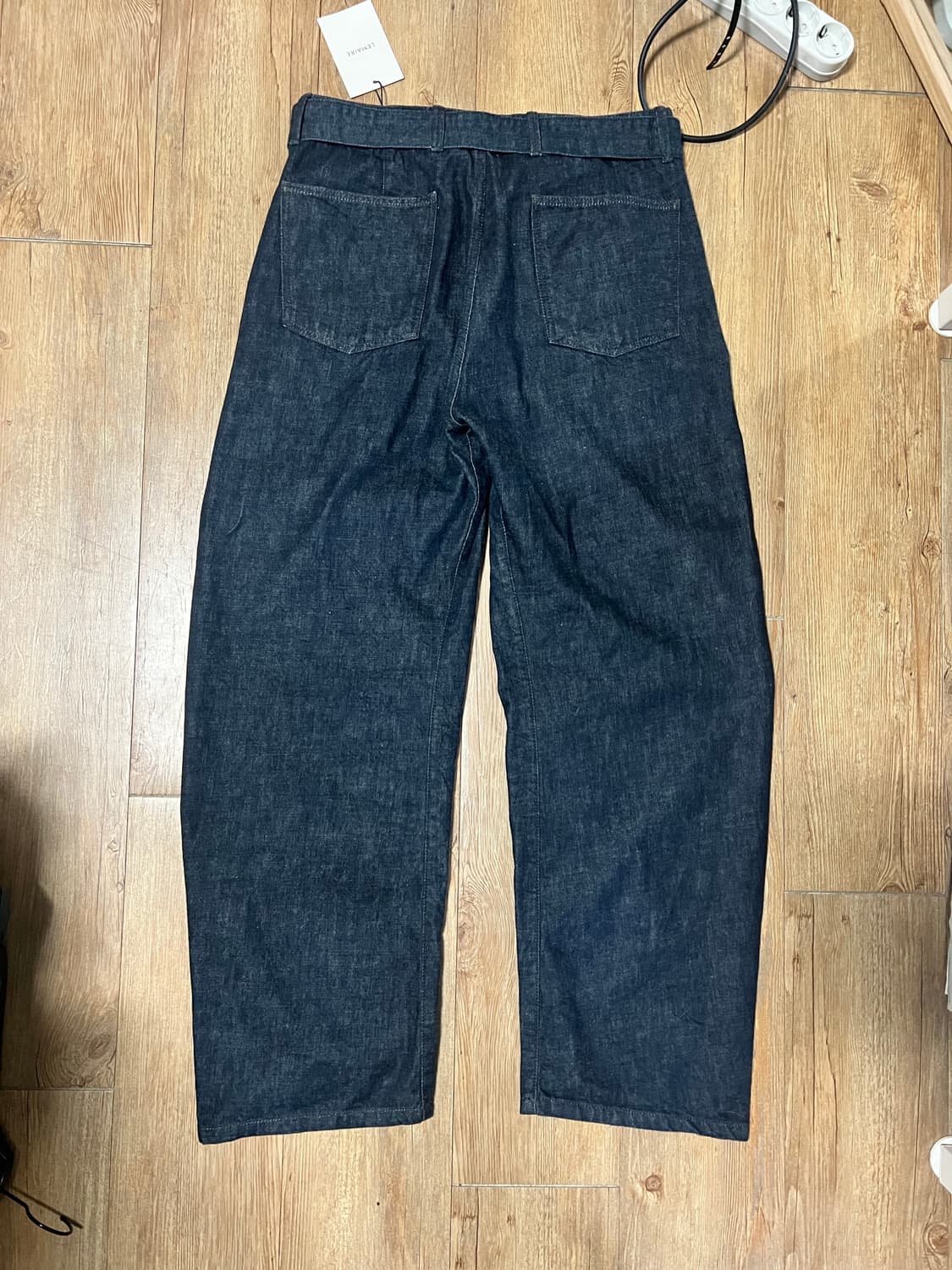 르메르 L사이즈 트위스티드 벨티드 데님 인디고 판매 상품이미지2