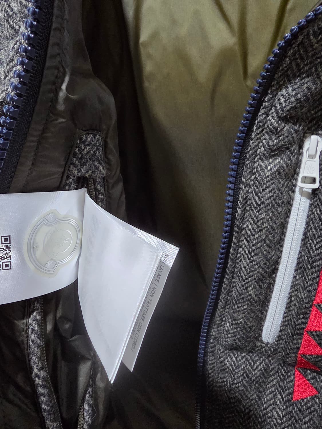 몽클레어 감마블루 헤링본 패딩 상품이미지4