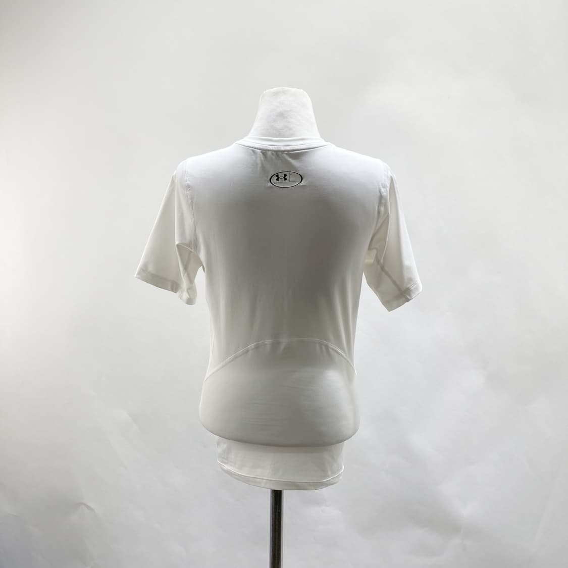 언더아머 여성스포츠반팔티 화이트 M  상품이미지3