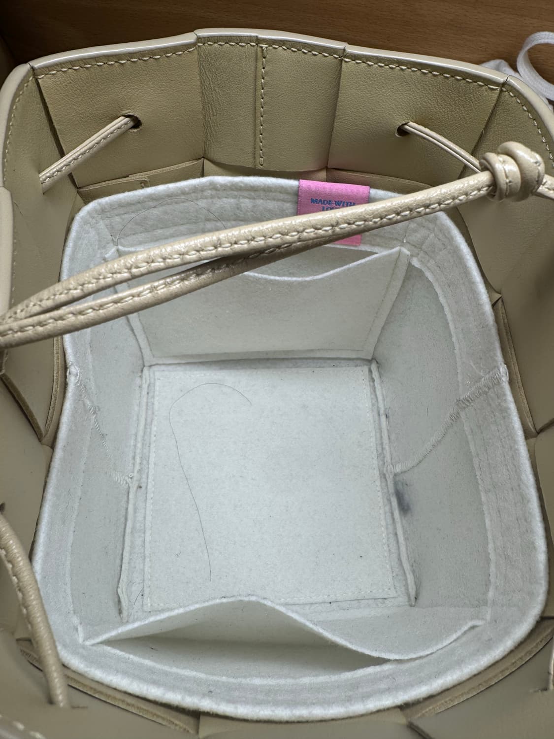 보테가 베네타 버킷백 스몰 포리지 상품이미지8