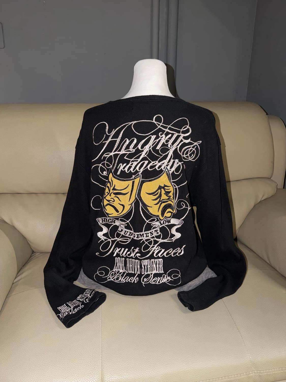 back embroied heavy waffle long sleeve 상품이미지1