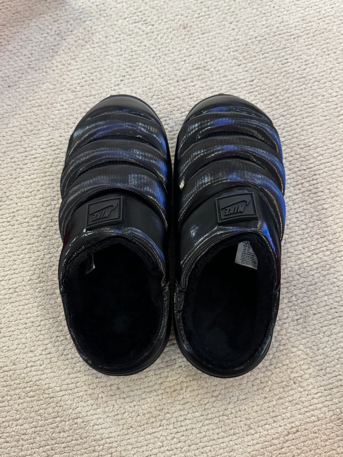 미착용/새상품) 나이키 버로우 패딩슈즈 패딩슬리퍼 230/240/250 상품이미지4