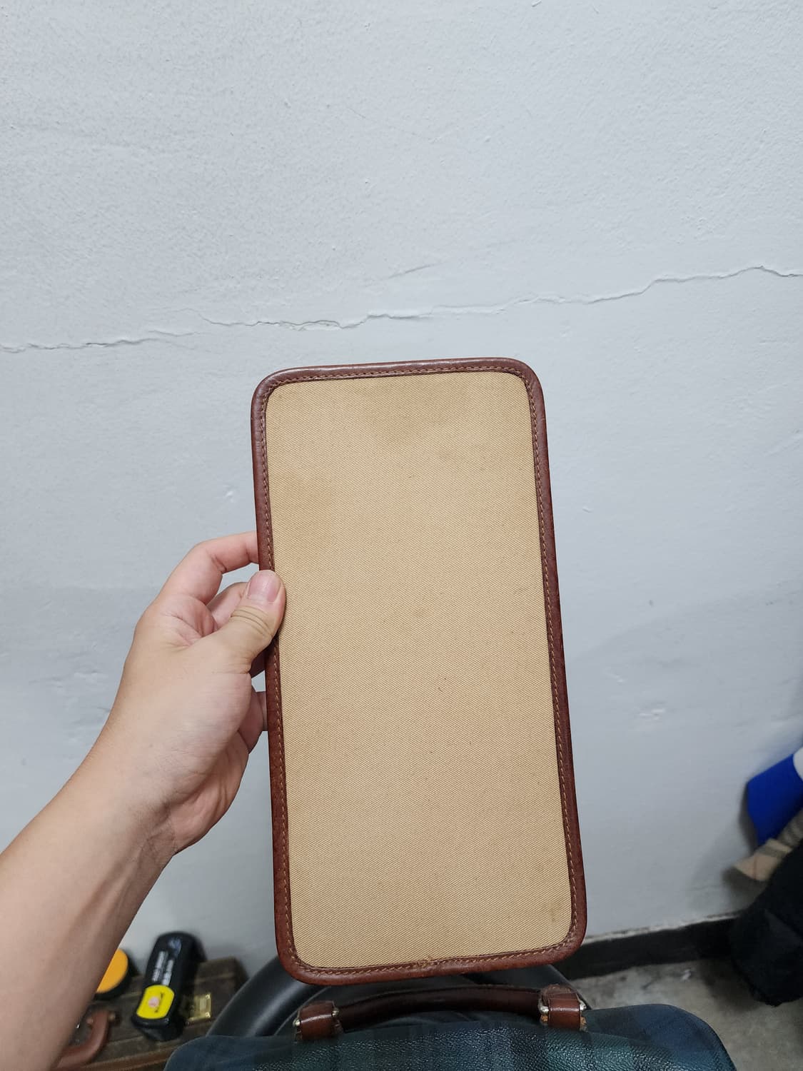 폴로 랄프로렌 사이드 금장로고 체크무늬 토트백 상품이미지8
