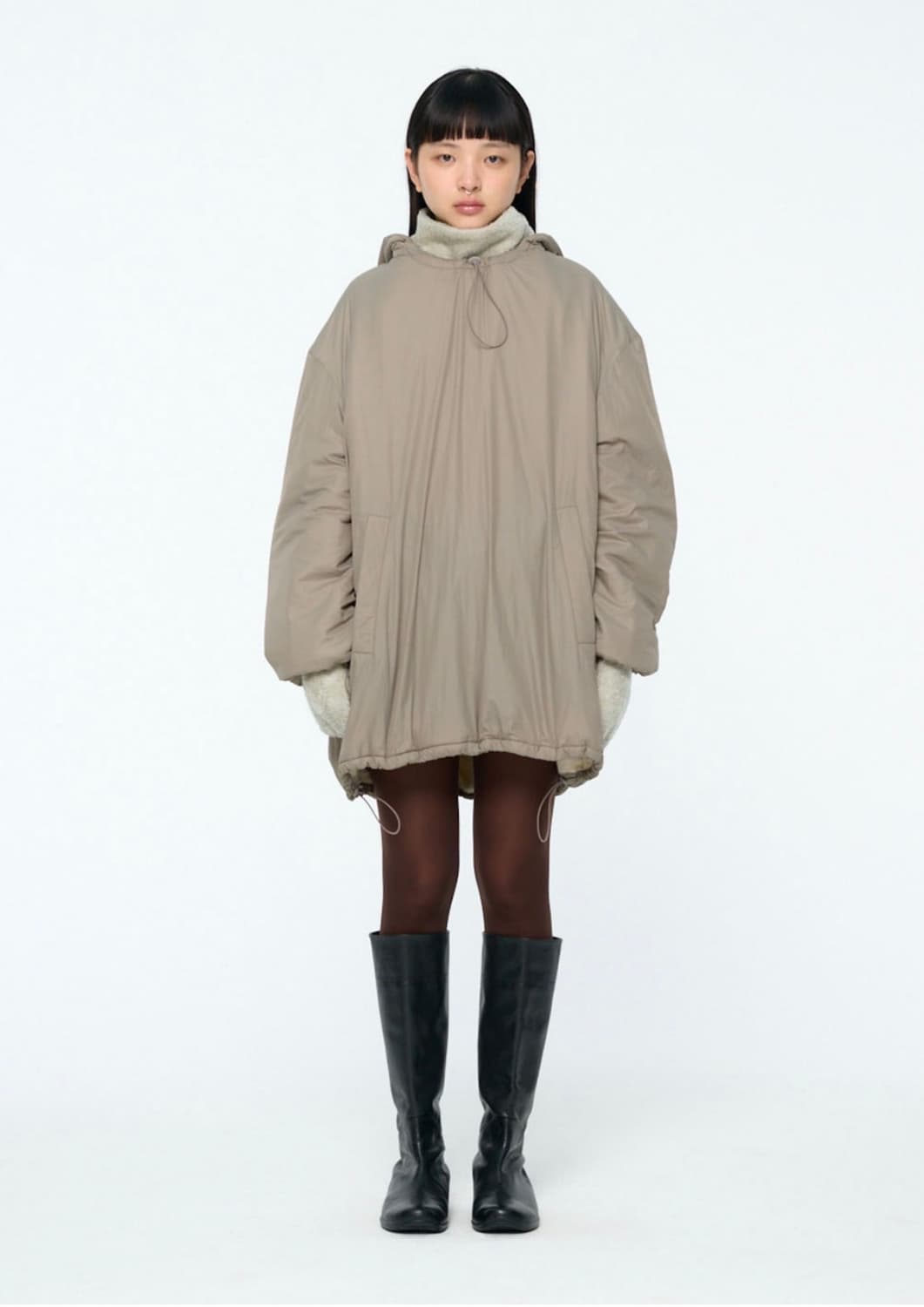 [M] 아모멘토 나일론 리버시블 패디드 판초 베이지 상품이미지5