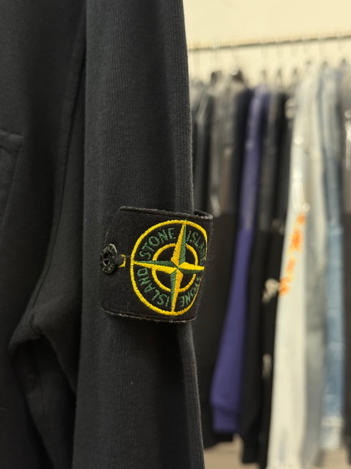 [L] 스톤아일랜드 포켓 지퍼 맨투맨 상품이미지3