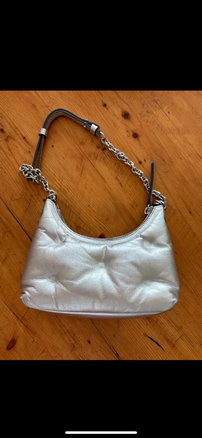 마르지엘라 글램 슬램 호보 마이크로 숄더백 실버 상품이미지3