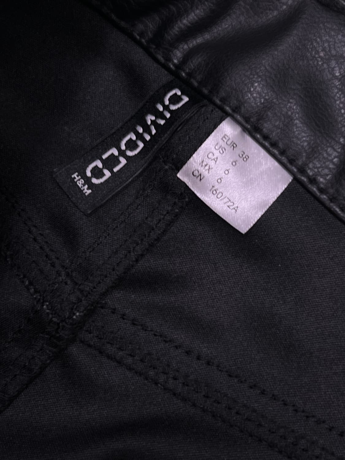 H&M 와이드 페이크 레더 팬츠 상품이미지4