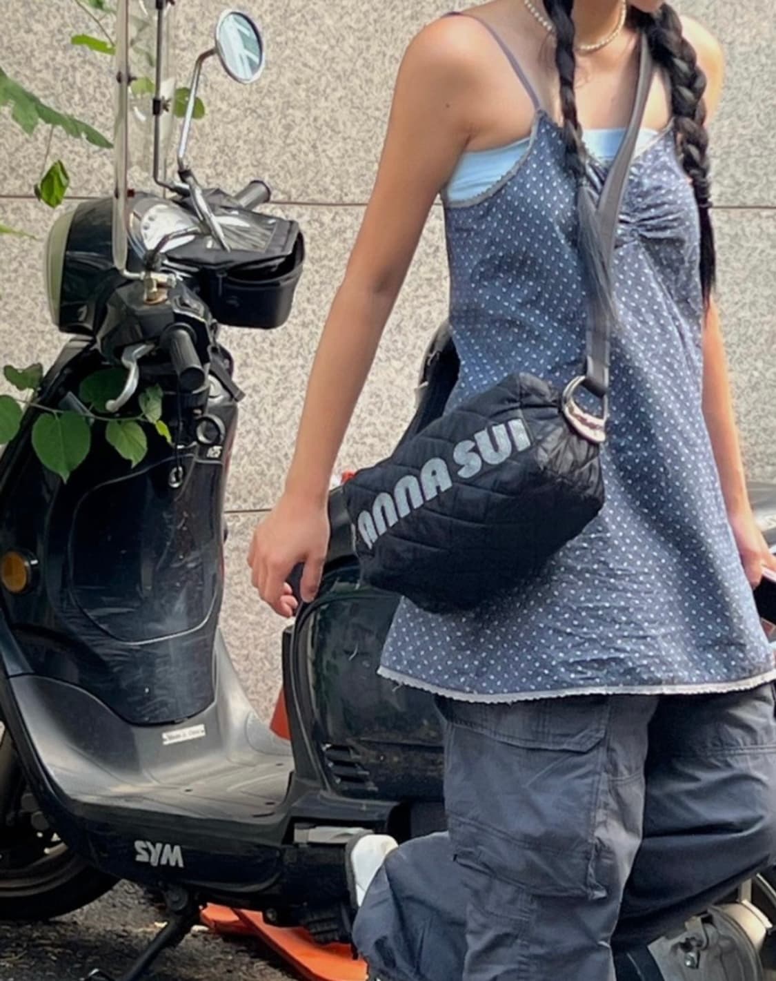 안나수이 블랙 퀄팅 크로스백(정품) 상품이미지5