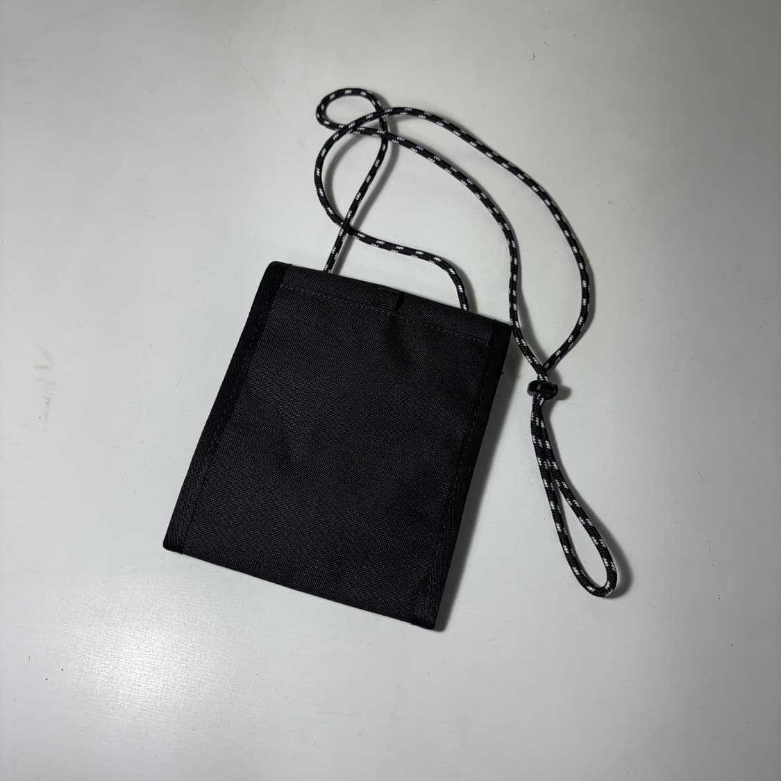 OS 노스페이스 블랙 샤코슈 미니 크로스백 상품이미지2