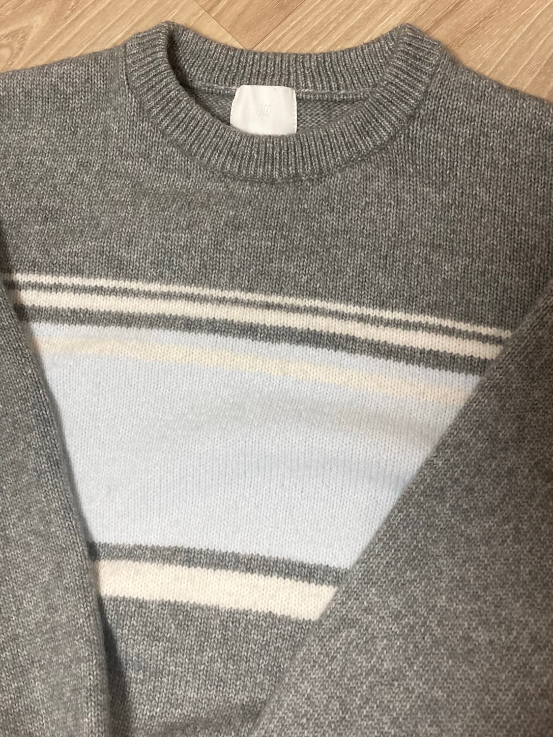 h&m 버튼 니트 상품이미지4