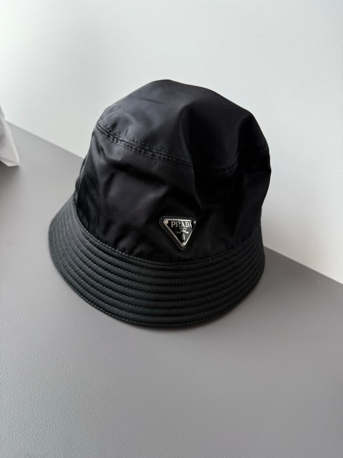 프라다 나일론 버킷햇 정품 상품이미지1