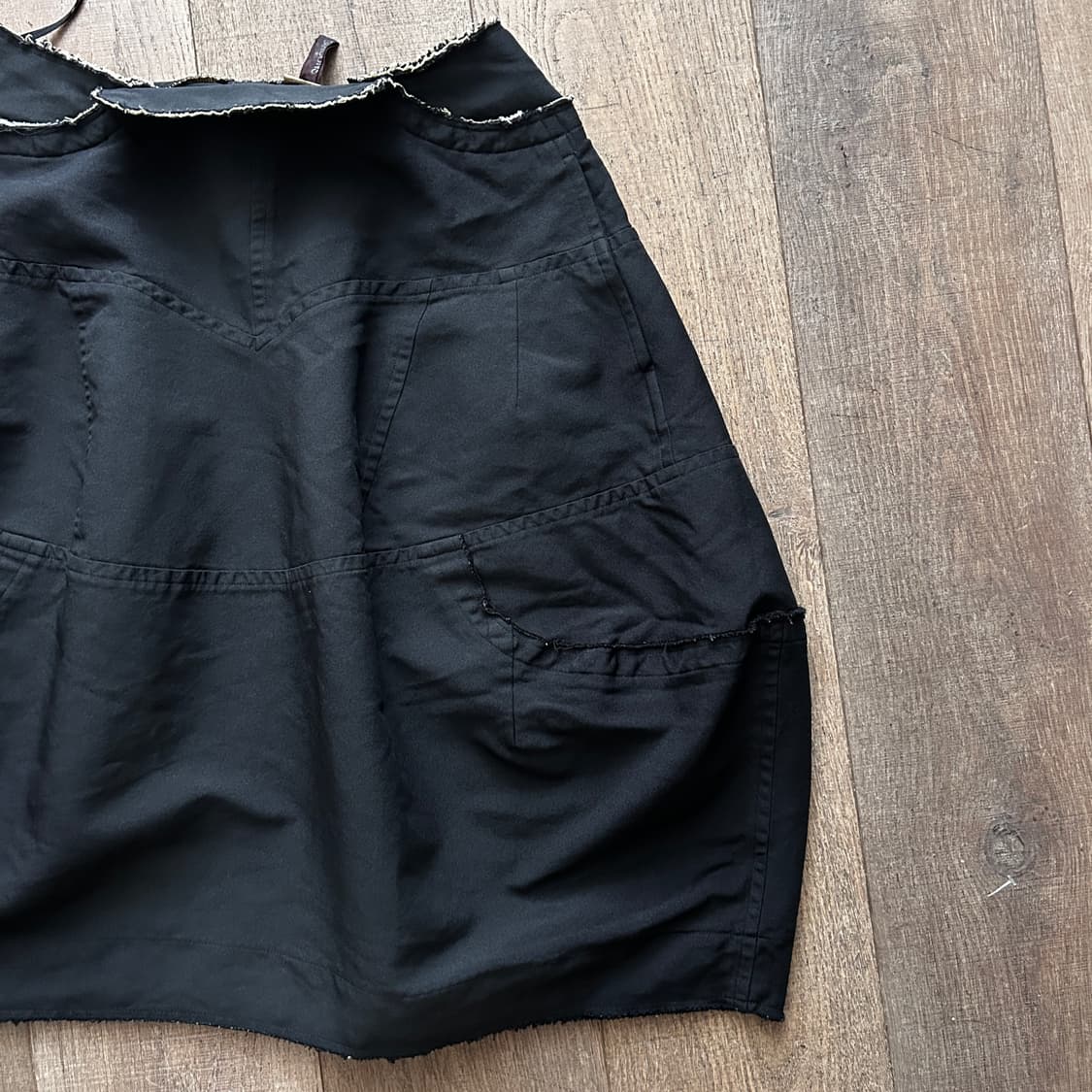 Cuttingline Distressed Volume Skirt 상품이미지6