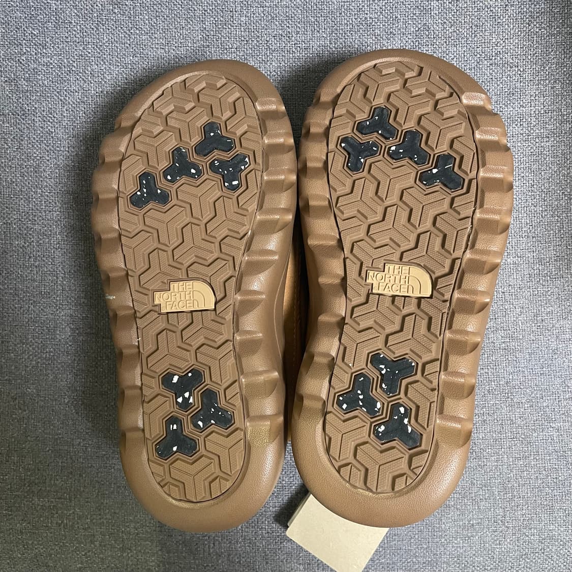 새상품) 노스페이스 패딩부츠 230 카멜 상품이미지3