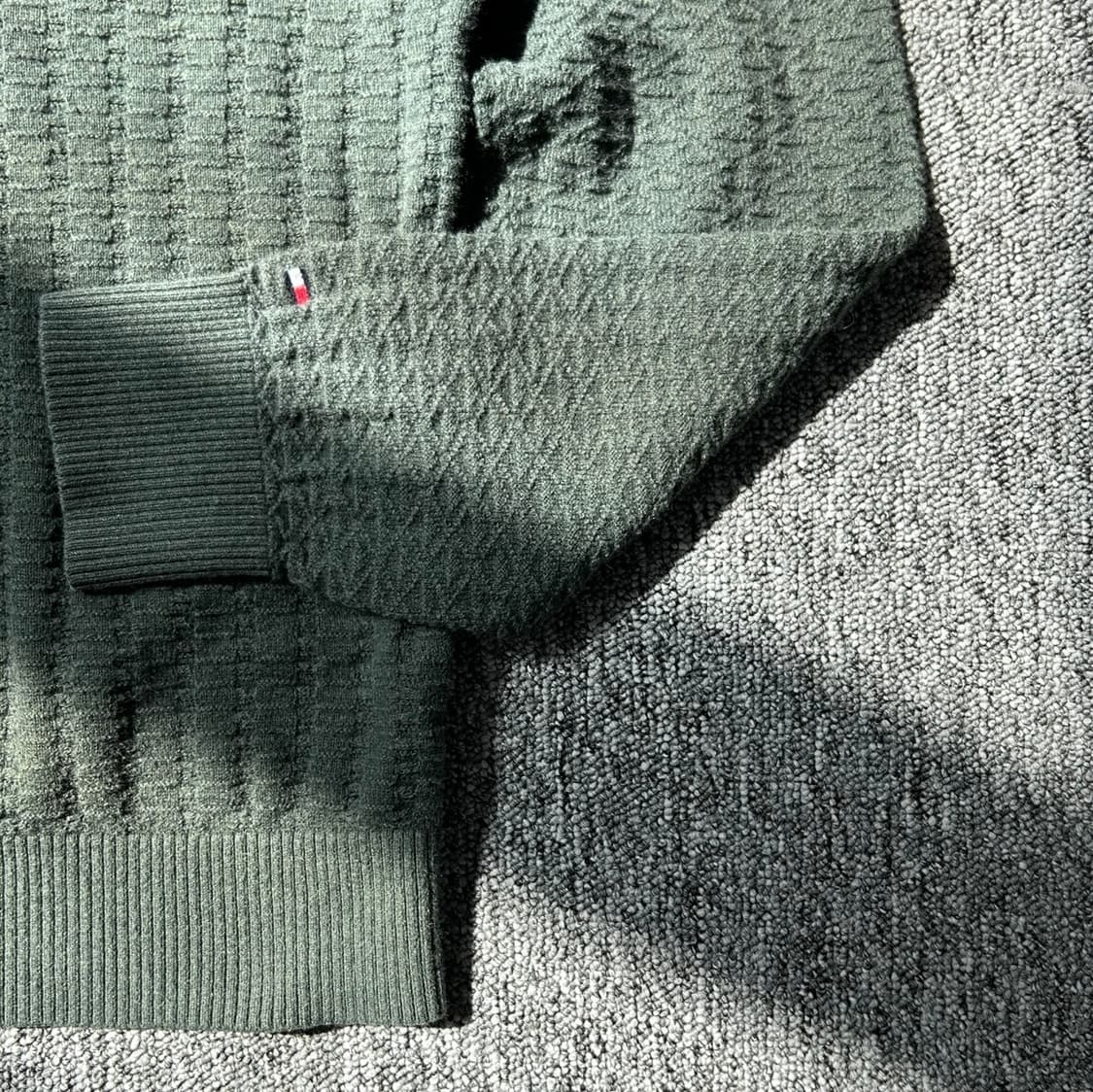 타미힐피거 캐시미어 딥그린 브이넥 니트  상품이미지3