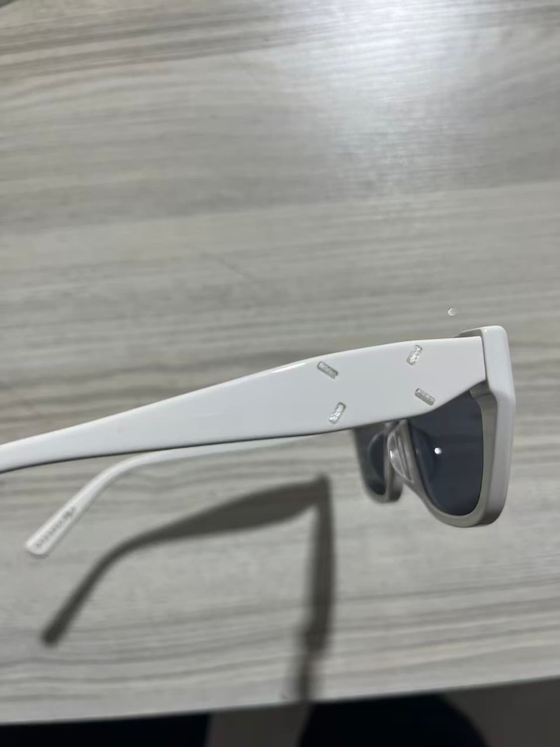 젠틀 몬스터 x 메종 마르지엘라 MM109 화이트 블랙 상품이미지3