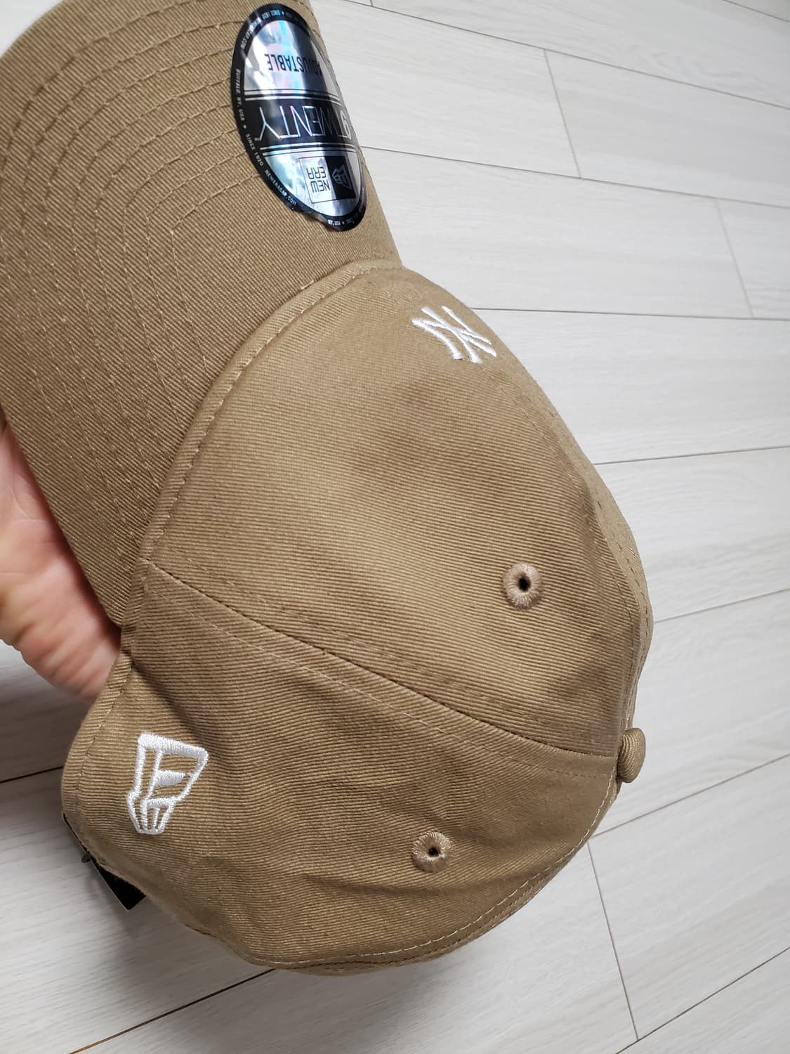 새상품)NEW ERA 뉴에라 볼캡


오염 하자없이 깨끗해요^^ 상품이미지2