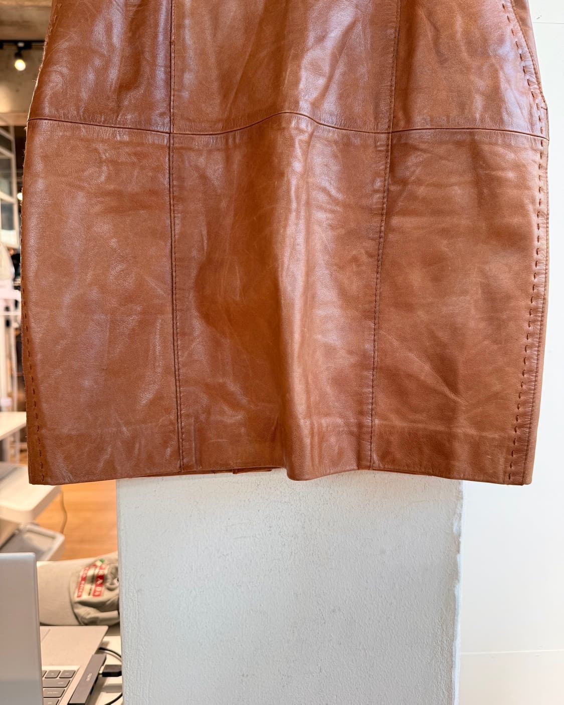 잔프랑코 페레 브라운 레더 미니스커트  상품이미지4