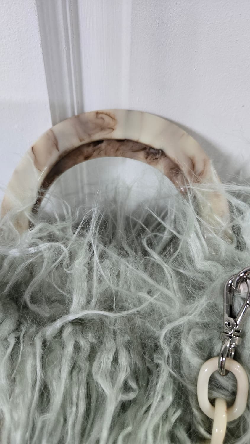 한섬 오즈세컨 페이크퍼 숄더백 상품이미지3