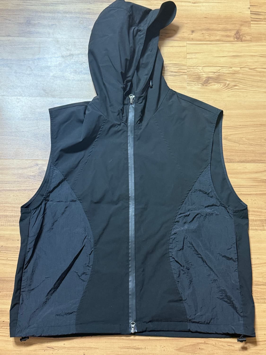 블랙 후드 바람막이 조끼 베스트 상품이미지1