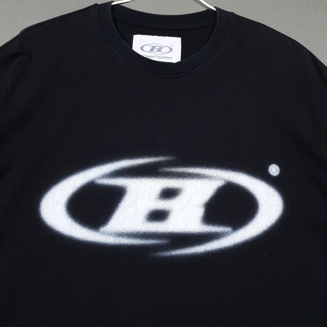 L) 본투윈 블러 B 빅로고 오버핏 풀오버 반팔 티셔츠 블랙 1 상품이미지2