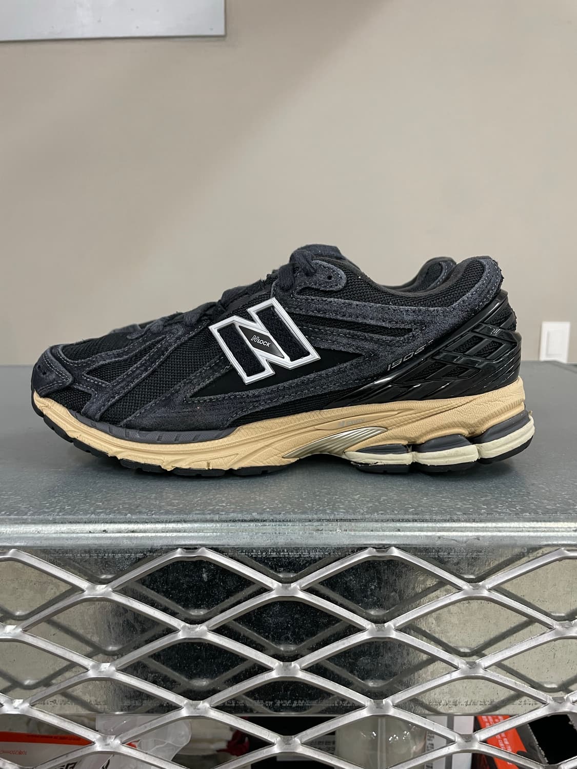 뉴발란스 1906R 블랙 타오스 260 상품이미지1