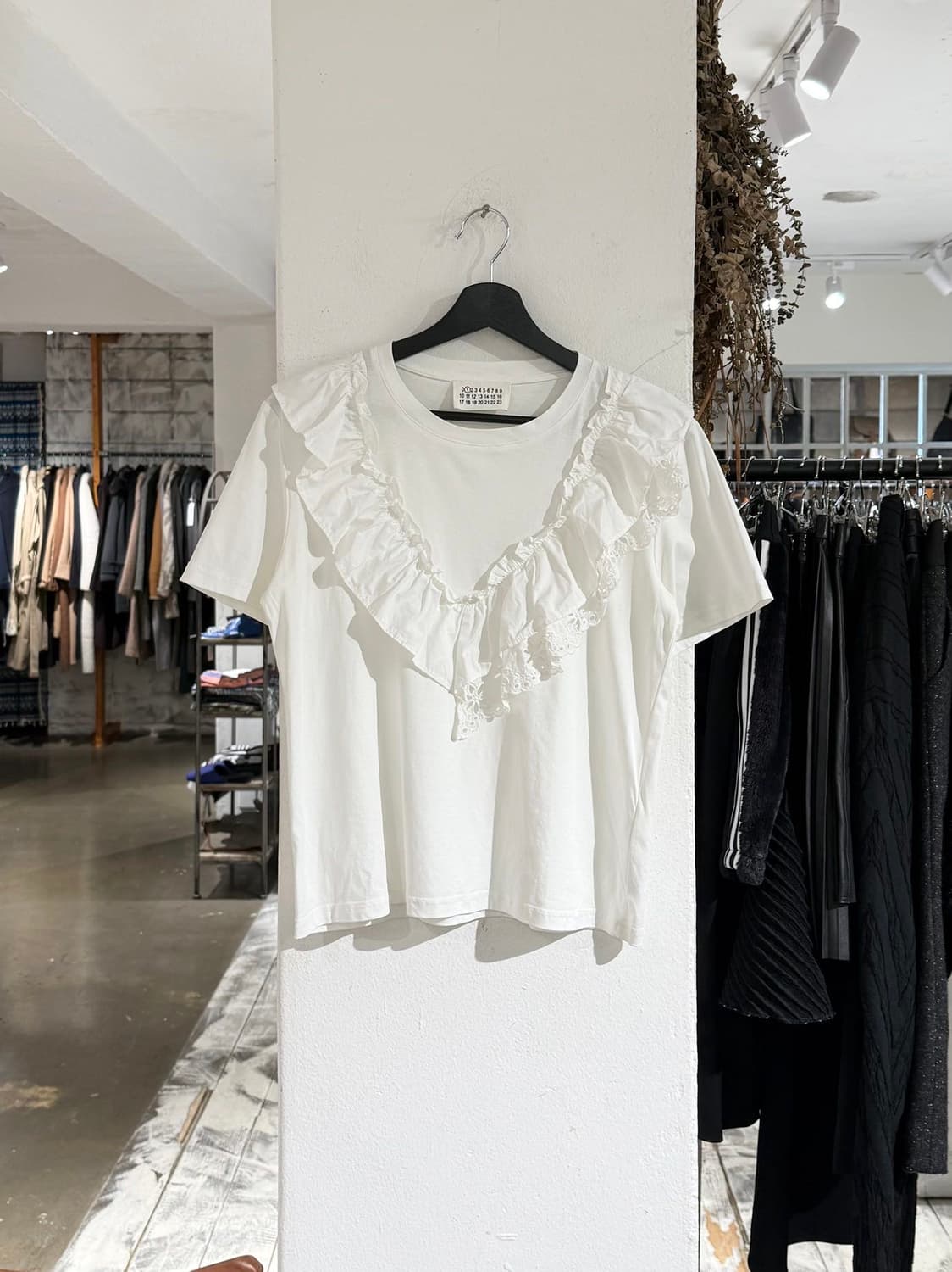 mm6 화이트 프릴 하프 티셔츠 상품이미지1