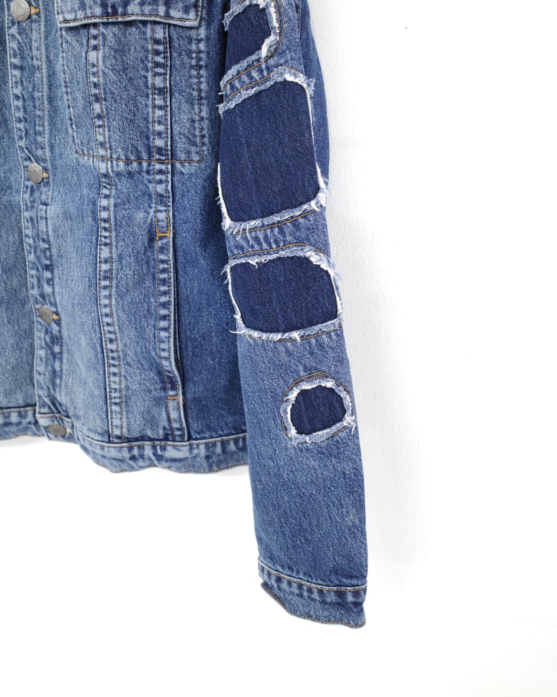 Helmut Lang Distressed Denim Jacket 상품이미지3