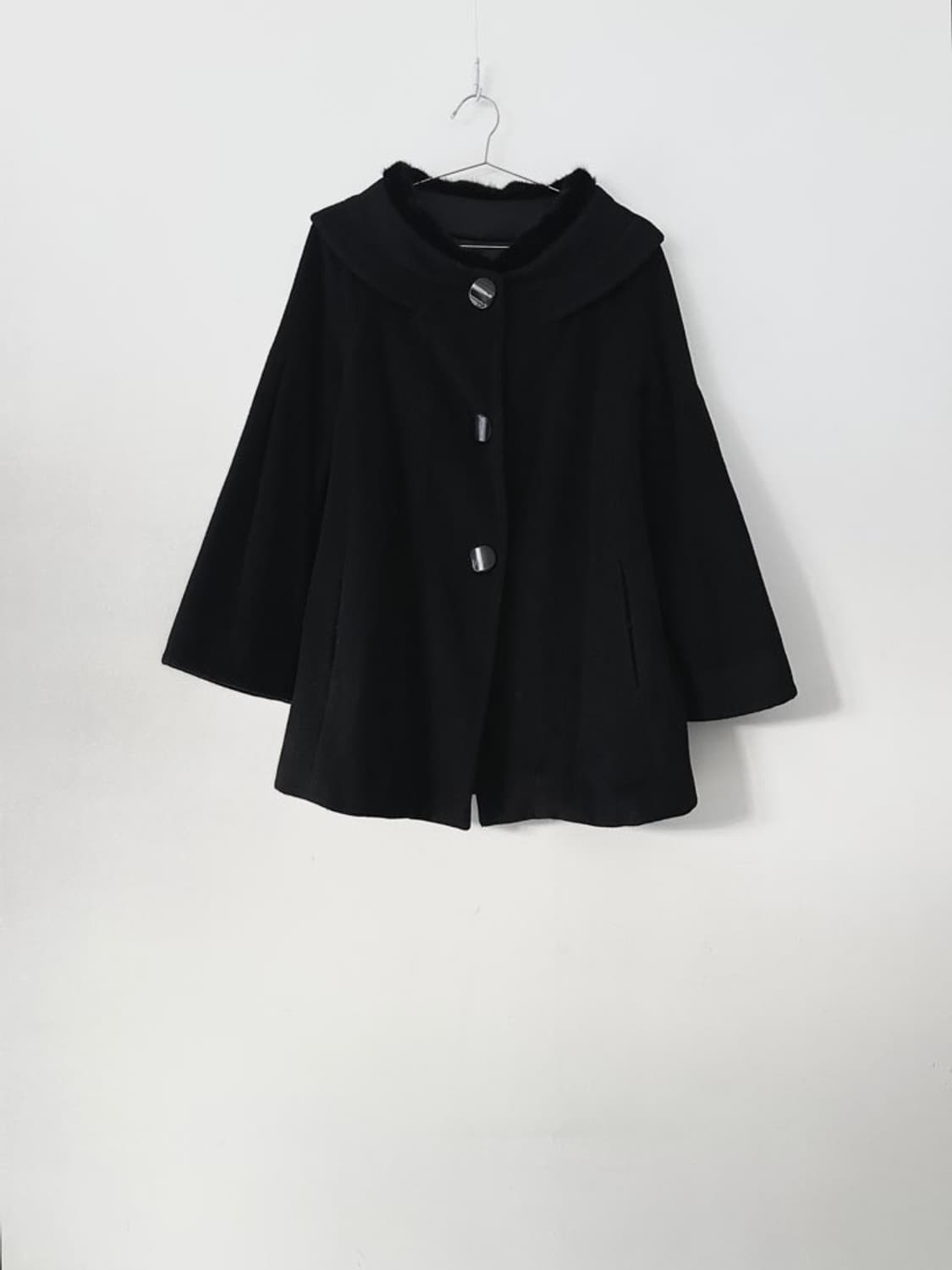 Round detail fur half coat / black 상품이미지1