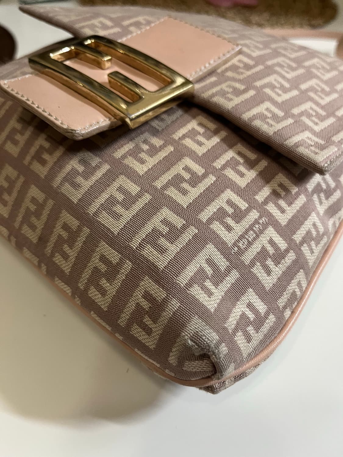 펜디 주카 미니 크로스백 상품이미지5