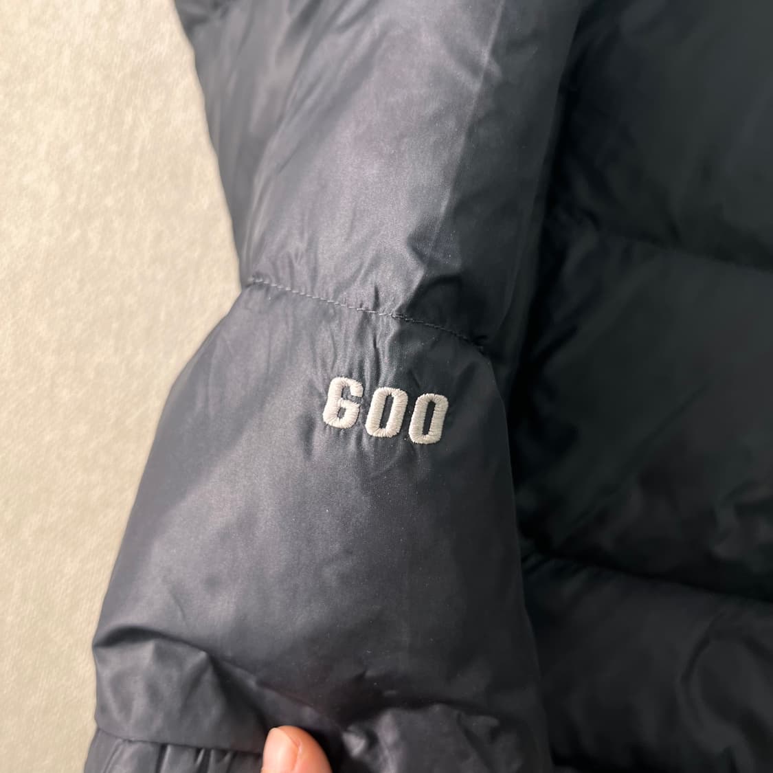 100 노스페이스 600 무광 경량 패딩 상품이미지4