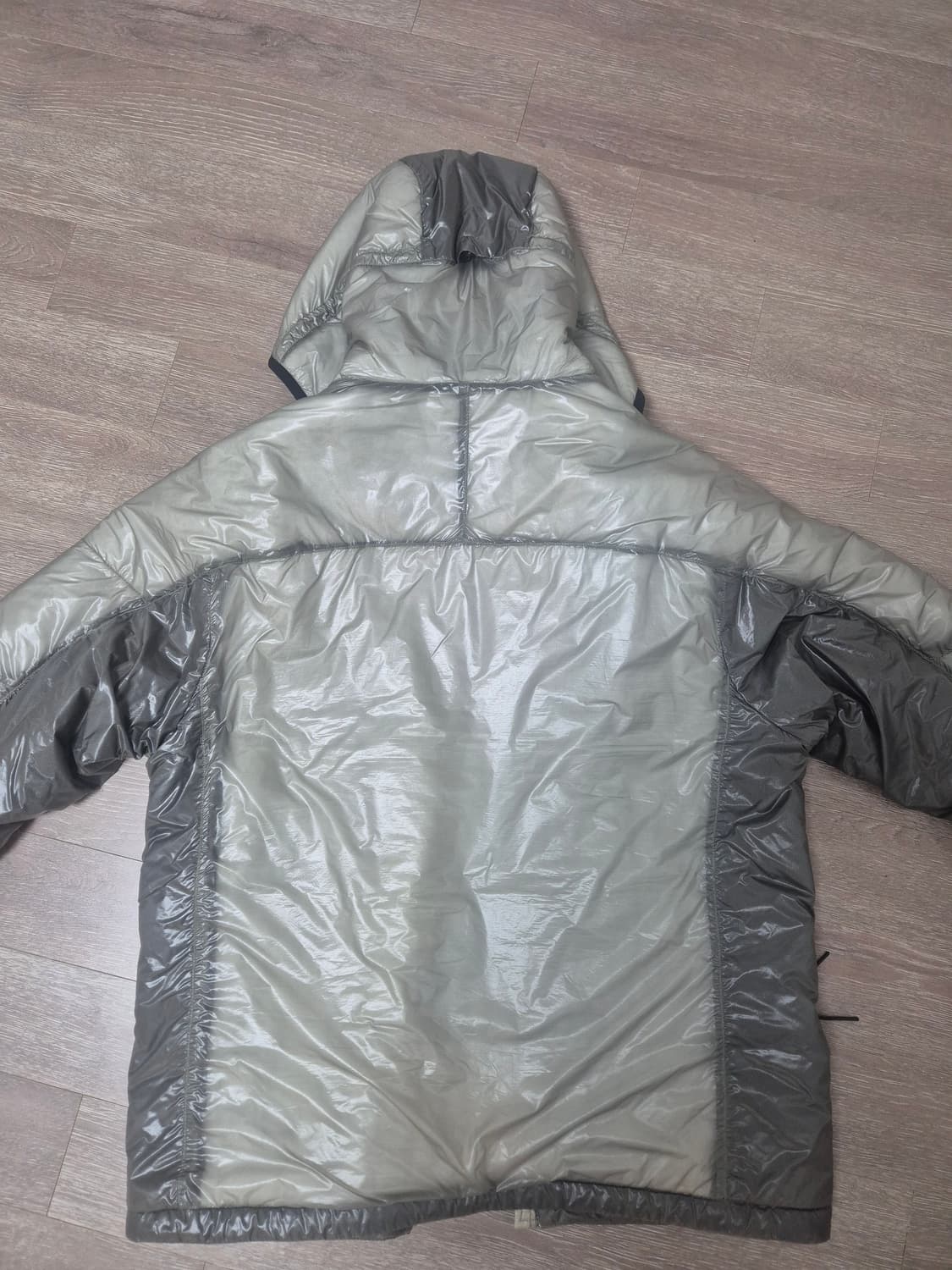 Cp컴퍼니 프리마로프트 아웃라인 경량패딩 상품이미지5