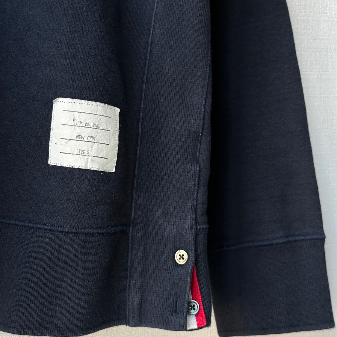 톰브라운 클래식 루프백 4-바 스웨트셔츠 네이비 5사이즈 상품이미지3