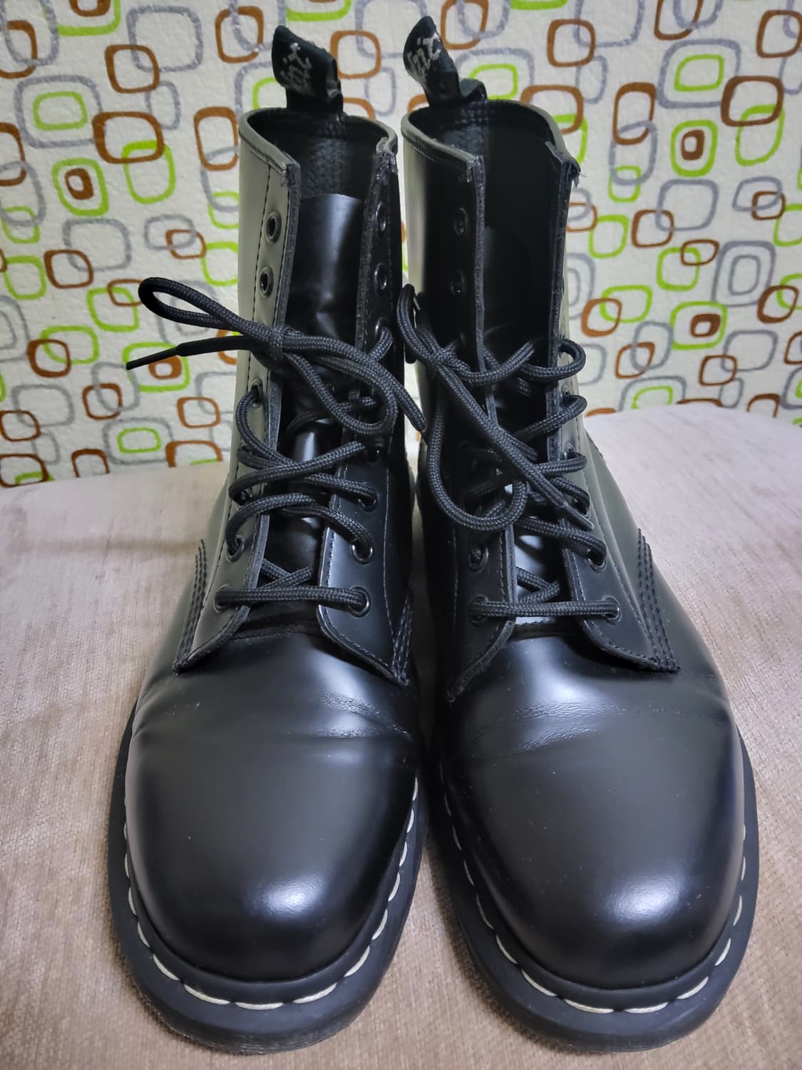 닥터마틴 1460모델 8홀 흰색스티치 280사이즈 상품이미지1