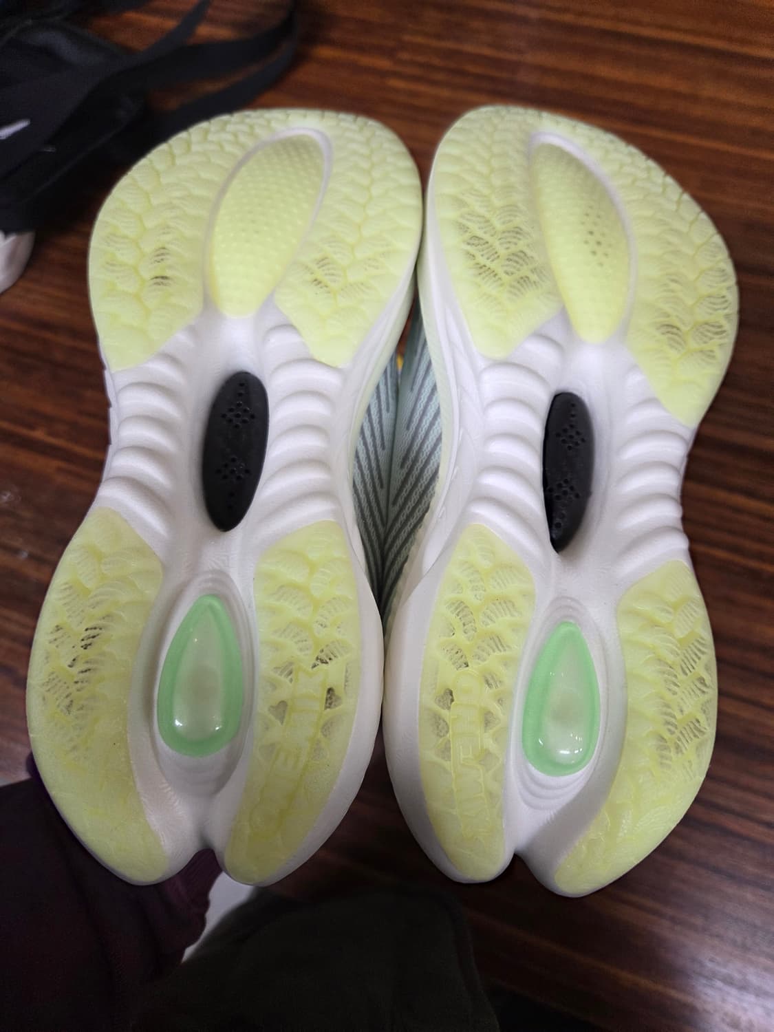 원믹스 경량 러닝화 225 상품이미지5