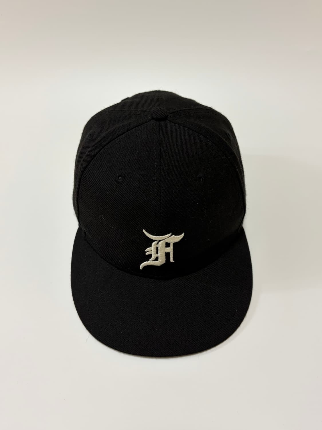 뉴에라 x 피어오브갓 에센셜 7 3/8 상품이미지1