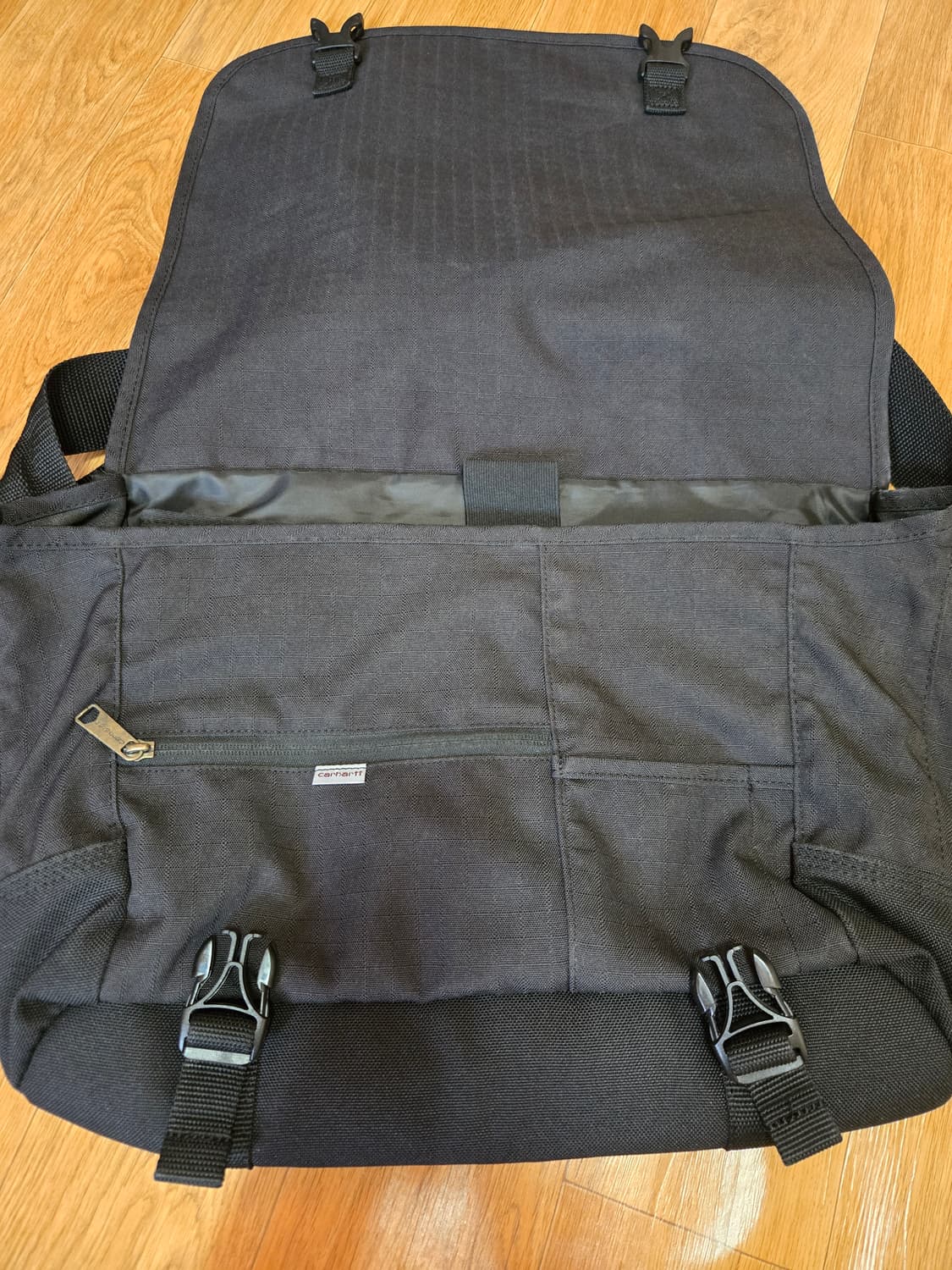 칼하트 블랙 메신저 백 상품이미지4