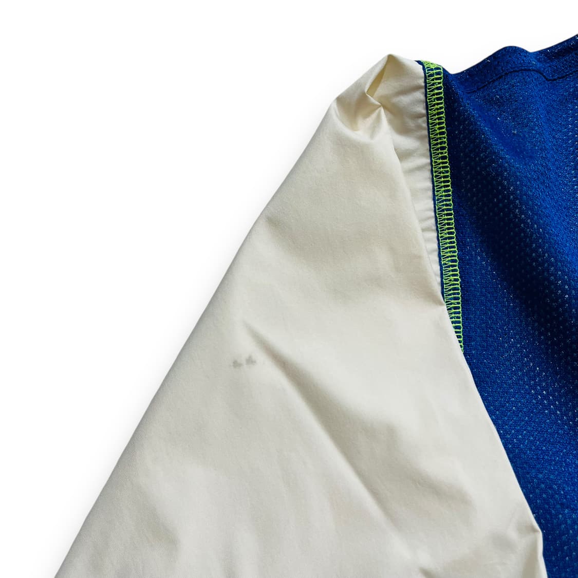 아디다스 90s 이큅먼트 오버 메쉬 디테일 윈드브레이커 상품이미지6