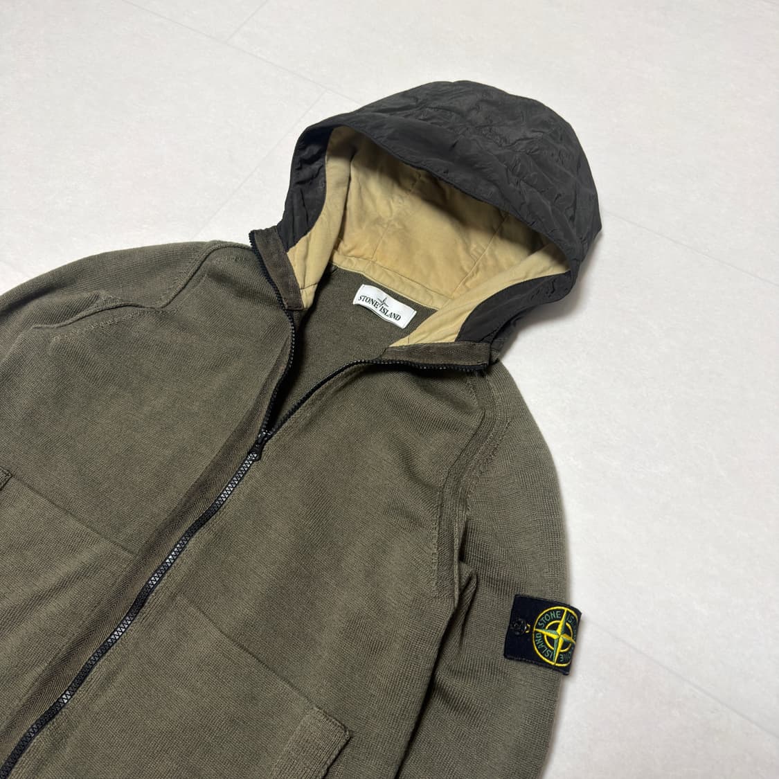 [ XL ] 스톤아일랜드 나일론 후드 니트집업 자켓 카키 상품이미지2