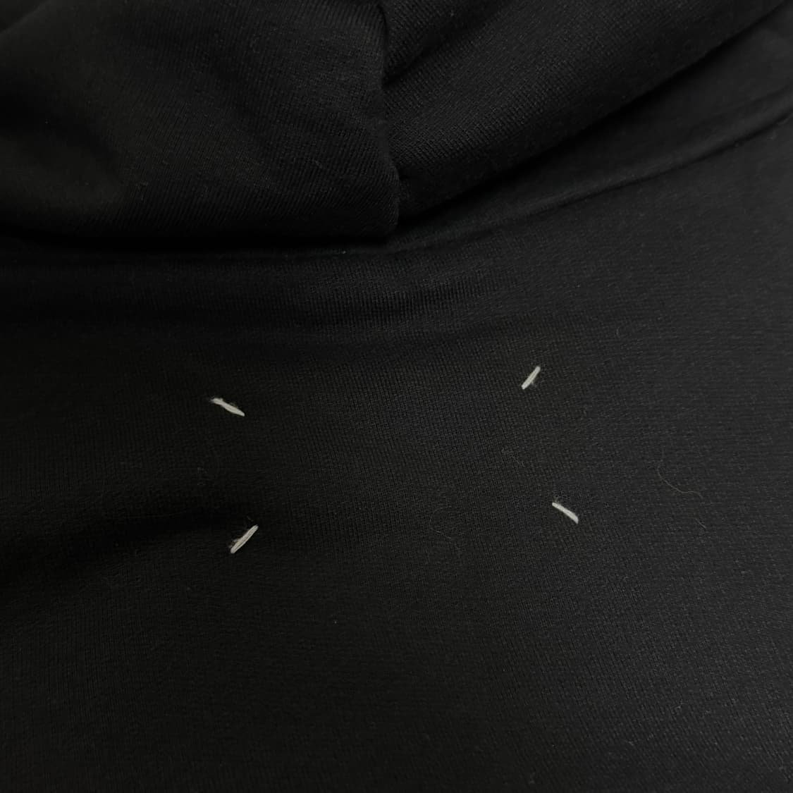 메종 마르지엘라 블랙 리버스 로고 후드 50 사이즈 상품이미지3