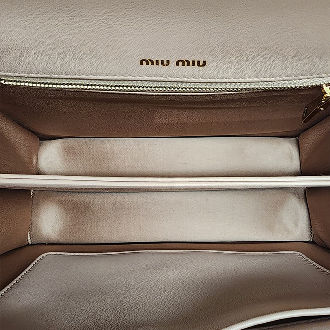 미우미우 5BA094 컨피덴셜 마테라쎄 토트 숄더백 카메오 상품이미지8