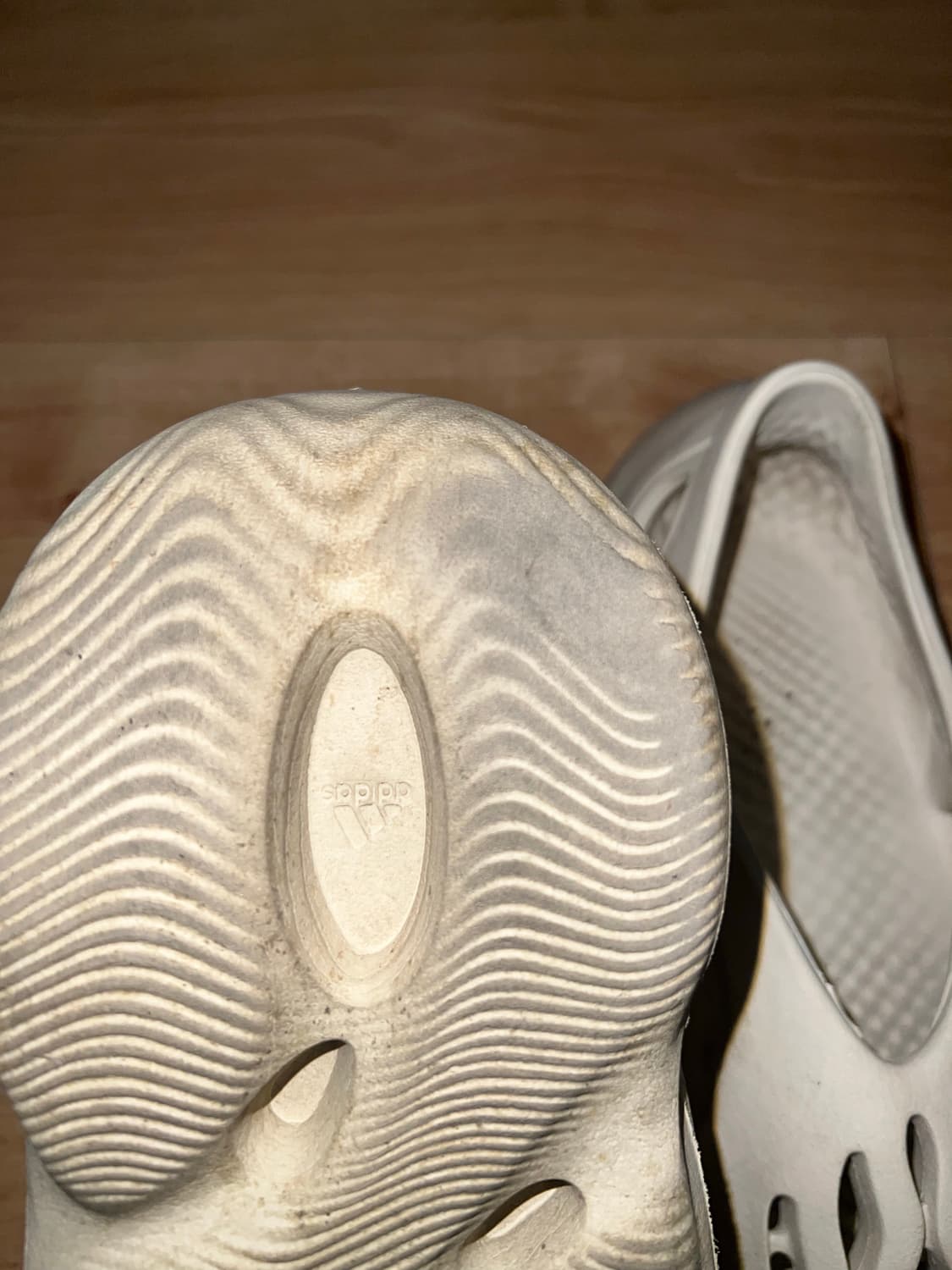 Adidas 폼러너 아라랏  상품이미지2