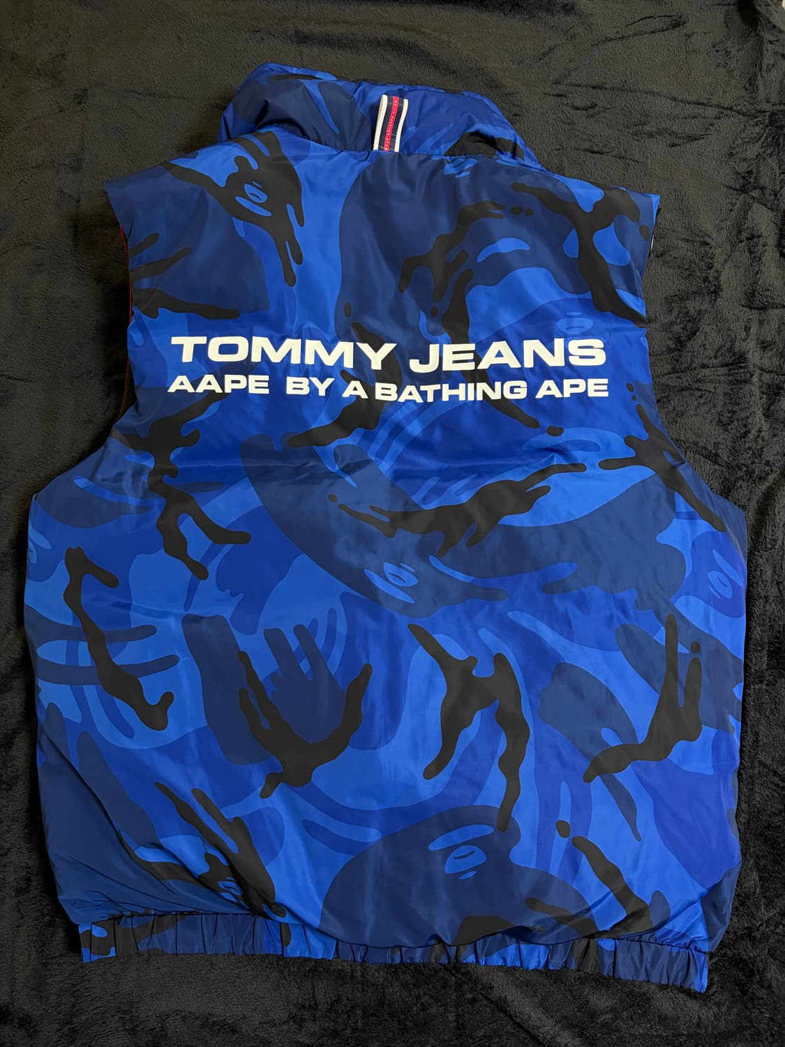 에이프(베이프) x 타미 콜라보 리버시블 패딩조끼 상품이미지7