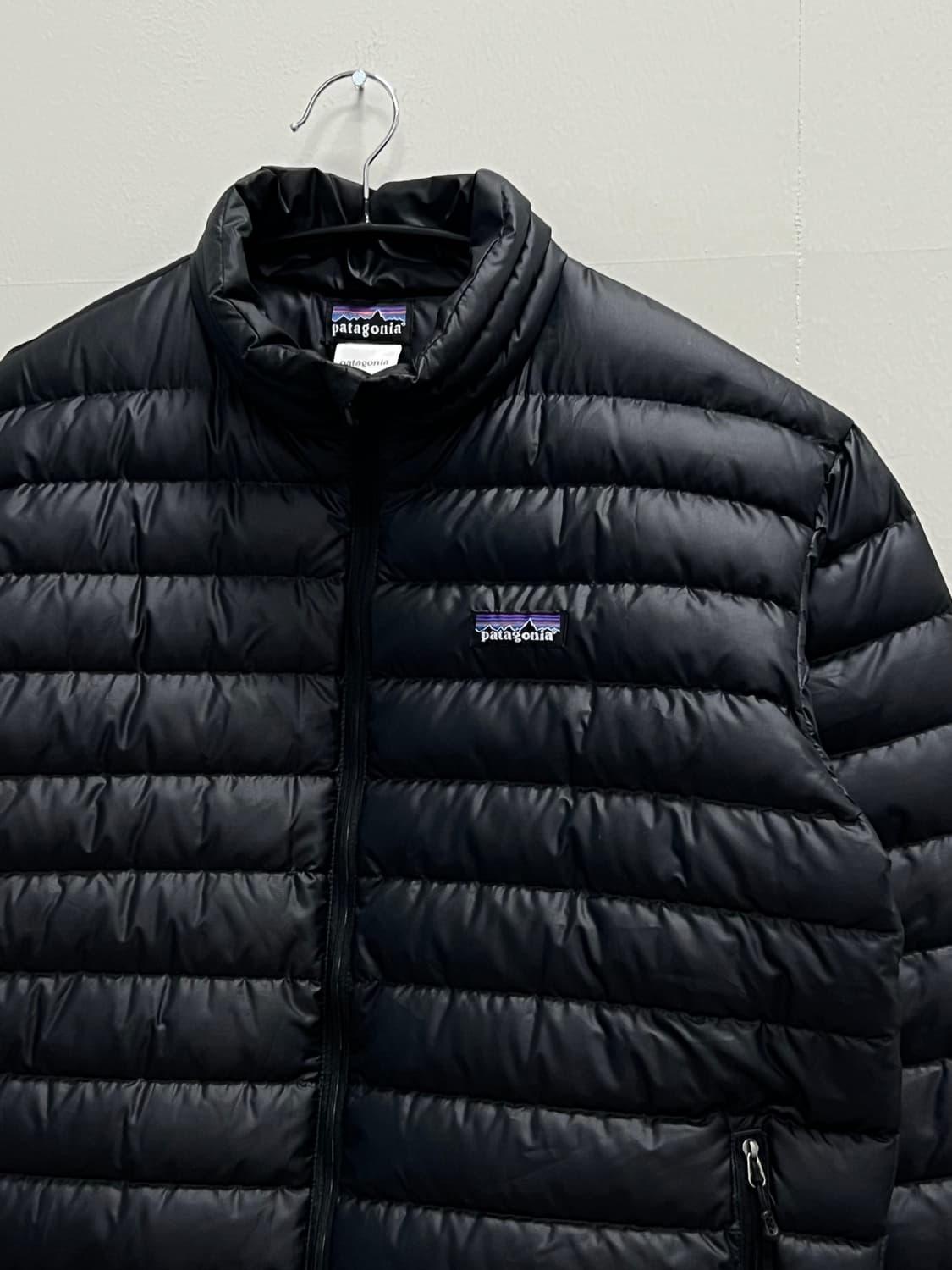 파타고니아 구스다운 경량 패딩 자켓 블랙 상품이미지3