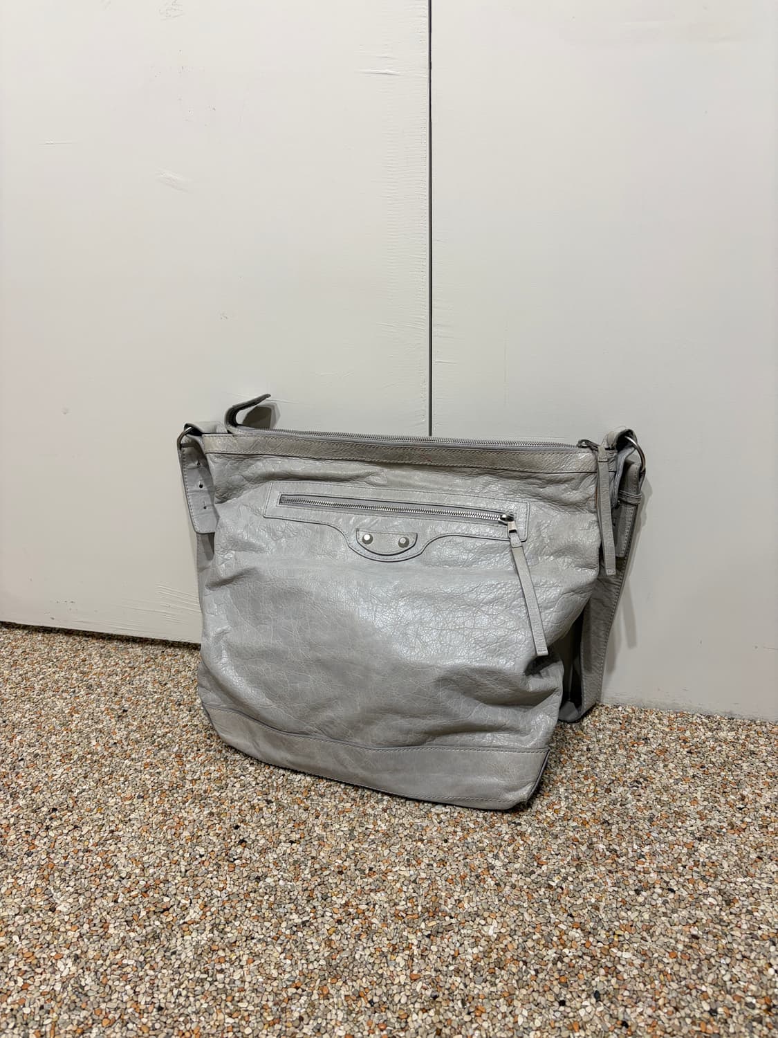 발렌시아가 모터 크로스백 상품이미지1