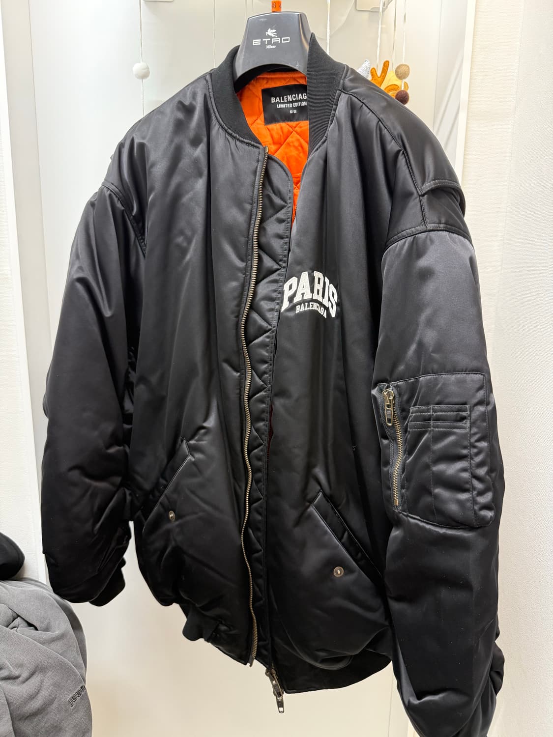 발렌시아가 시티컬렉션 파리스paris 봄버 48사이즈 상품이미지4