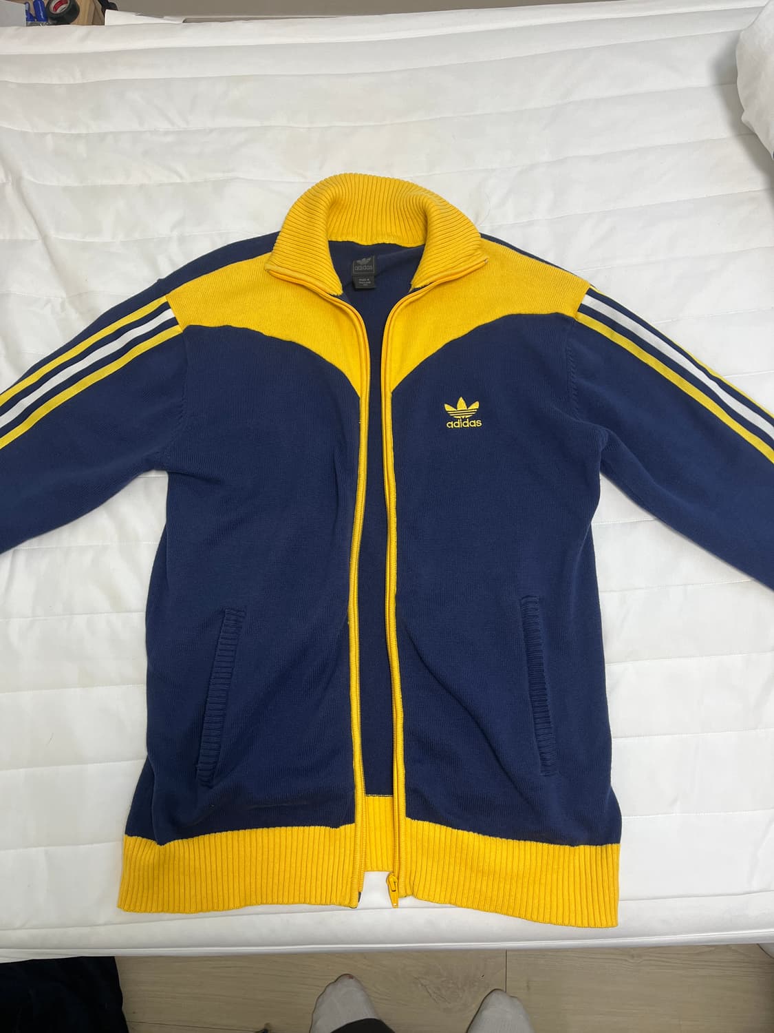 아디다스 삼선 트레포일 로고 배색 니트집업 네이비&옐로우 상품이미지2