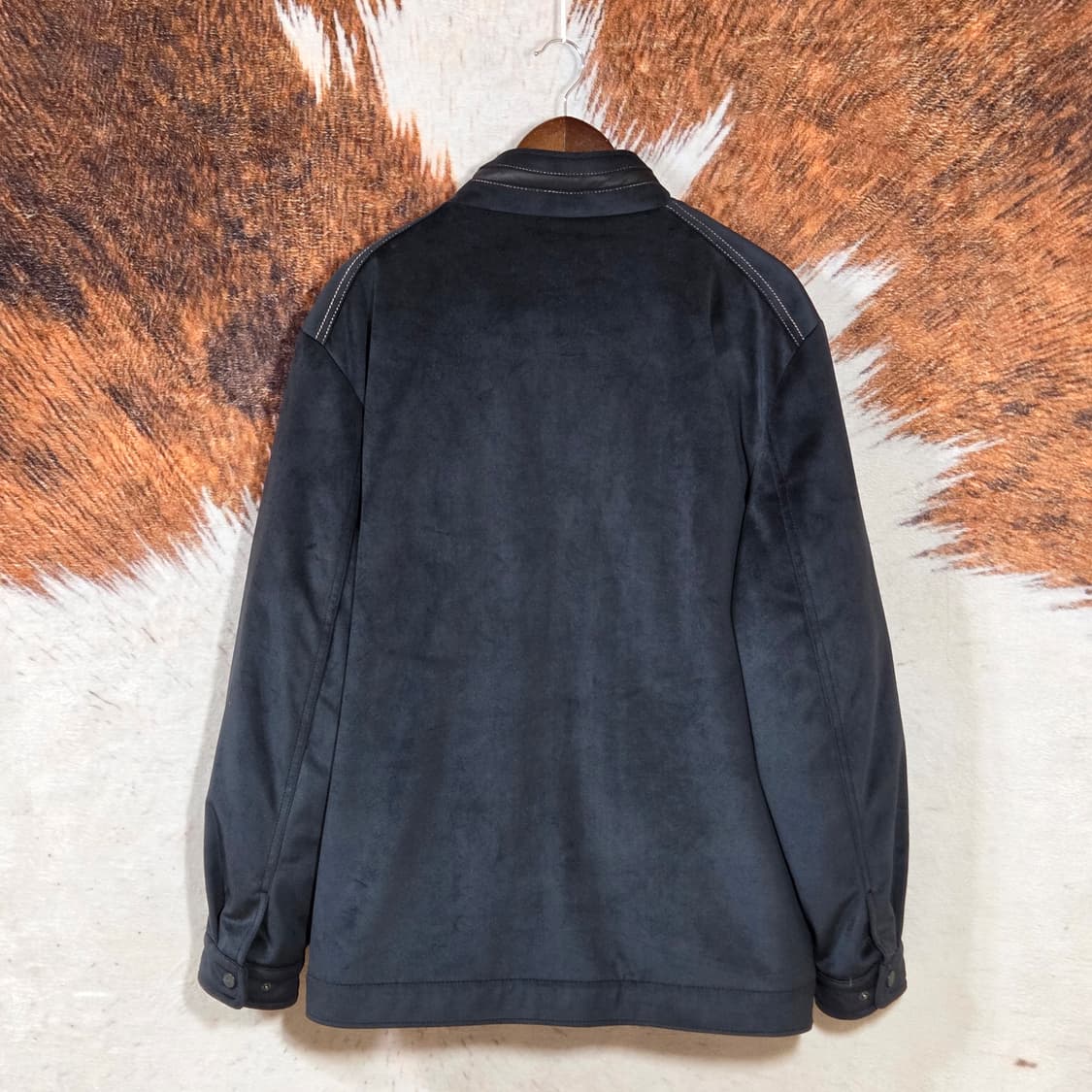 인디안 넥버클 스티치 구스다운 블랙 무스탕 점퍼 상품이미지4